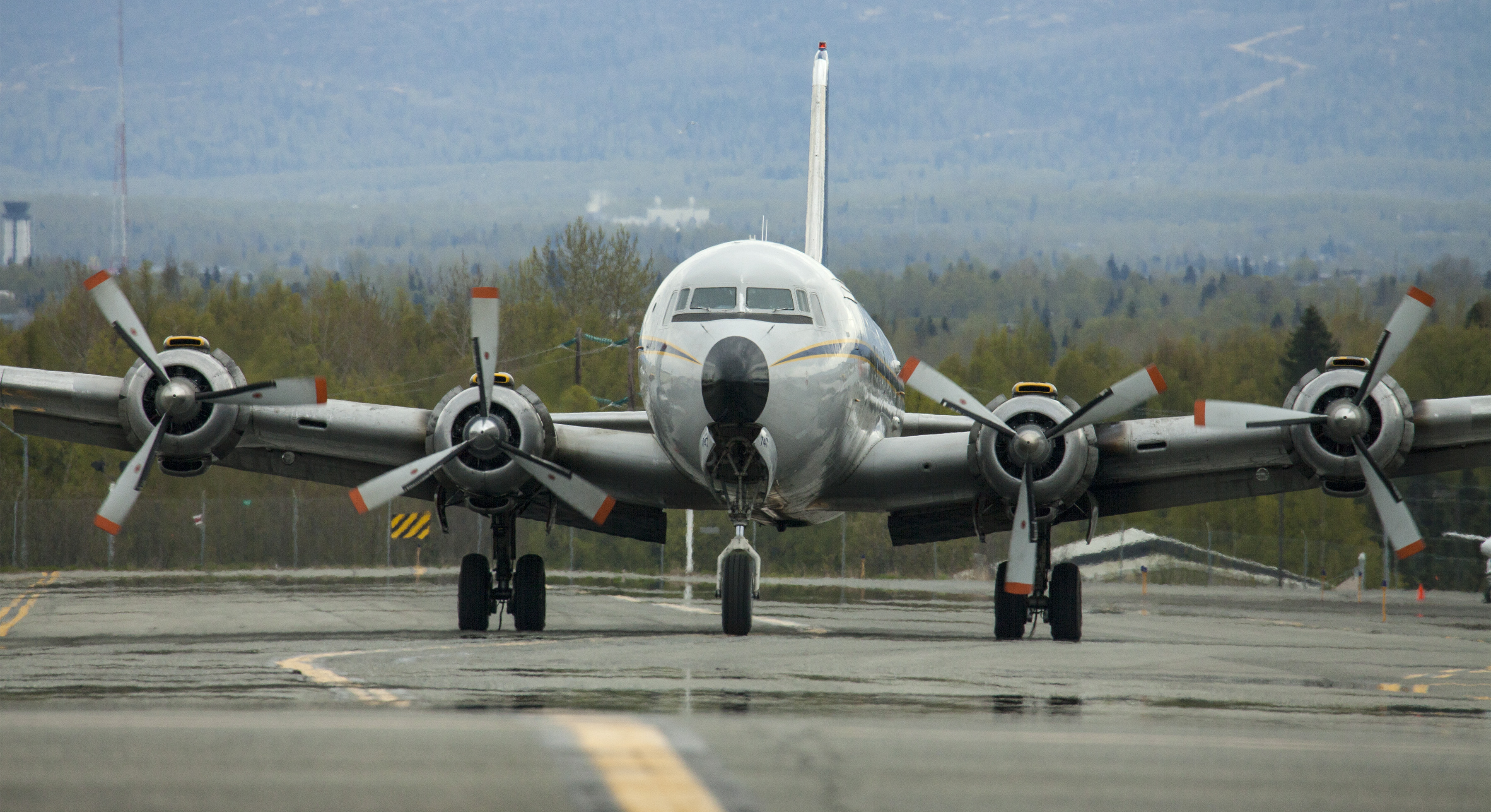 Anchorage International Airport: Best Place for an Aircraft Photographer - Aviation photography, evert's air cargo | Alaskafoto.com